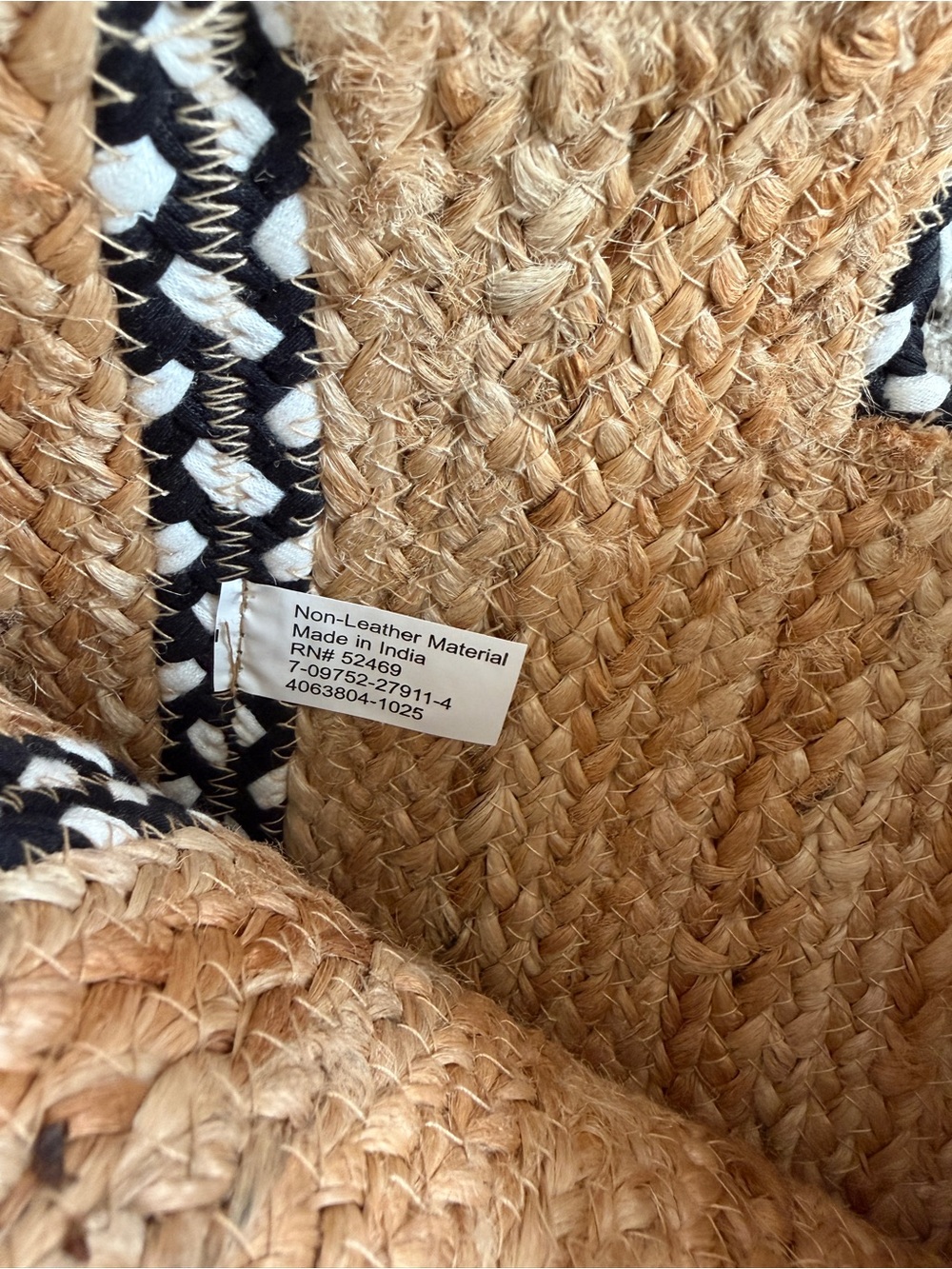 Woven Straw Jute Beach Tote with Lobster Charm | Coastal Summer Bag - Picture 5 of 5